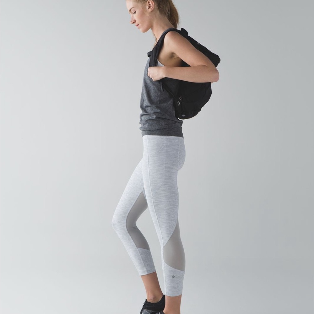 Lululemon Pace Rival Crop Leggings Light Gray/White Stripe Size 8